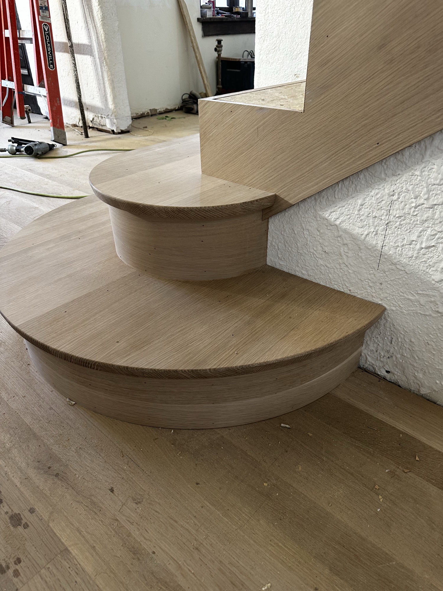 Curved oak starter step alternate view
